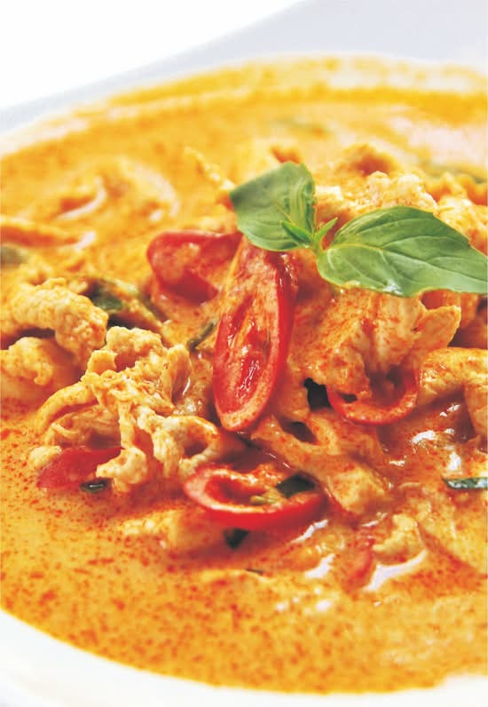 Red Curry  Chicken w/ Coconut Milk 泰式椰汁雞片